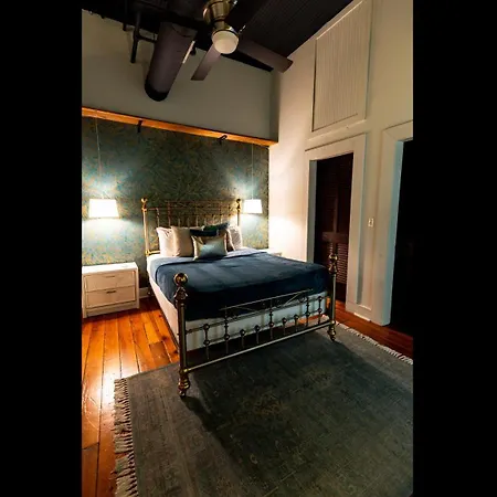 The Two Story Loft Apartment Springfield Exterior photo