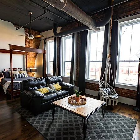 The Two Story Loft Apartment Springfield Exterior photo