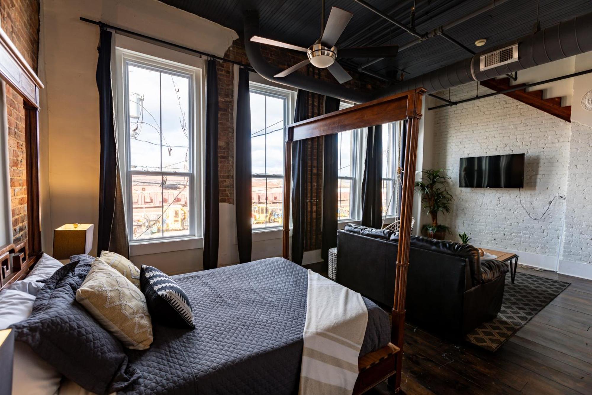 Apartment The Two Story Loft