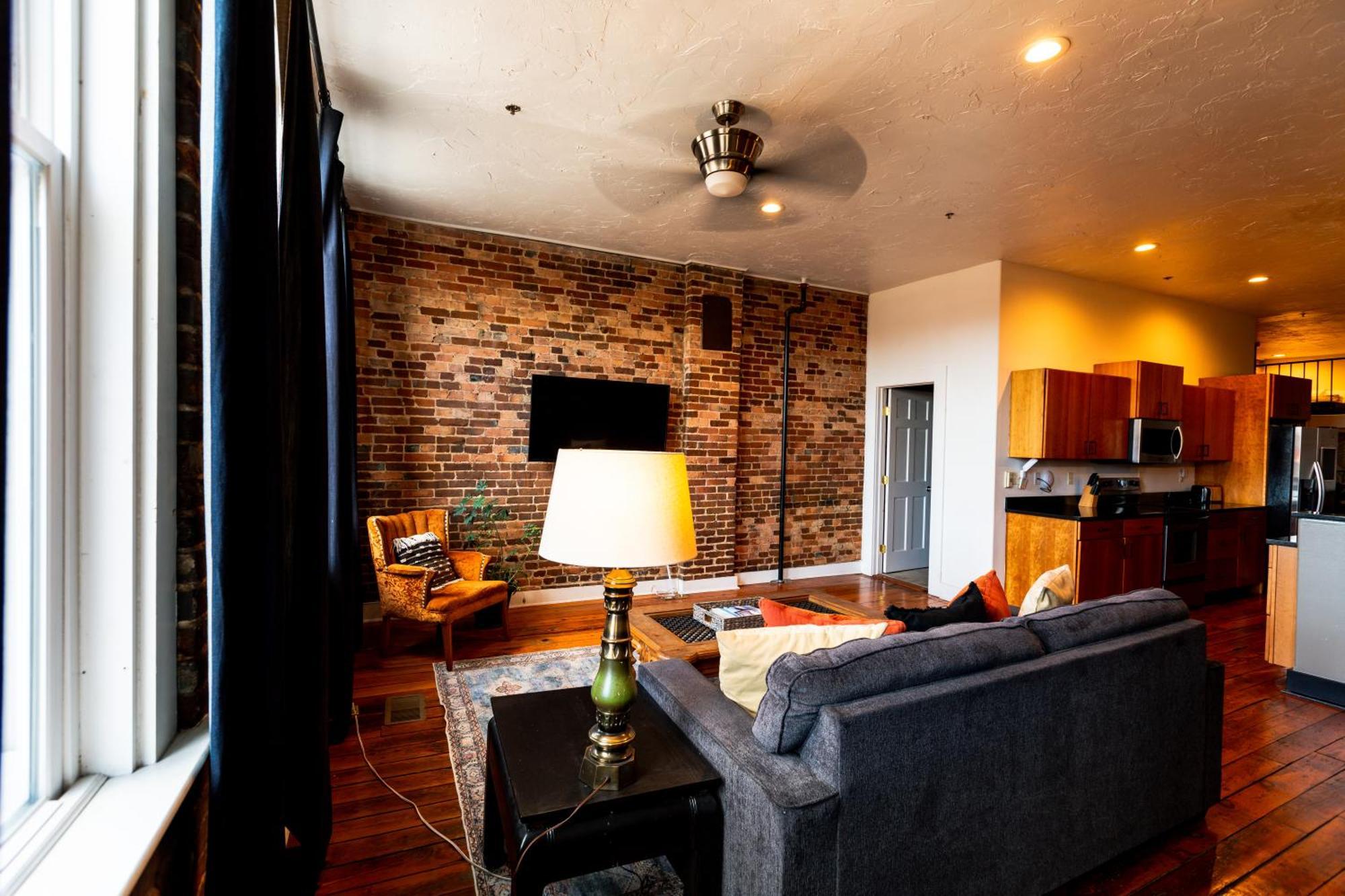 Apartment The Two Story Loft Springfield